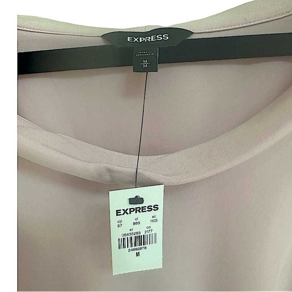 NWT!! Express • Pastel Pink Scoop Neck Blouson Top with Elastic Hem in Medium - Picture 3 of 3